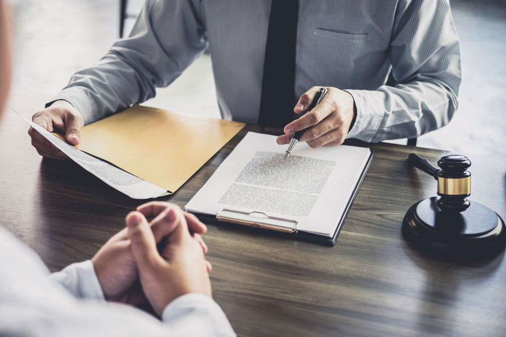 Puis-je divorcer sans avocat ?